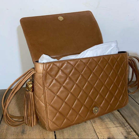 Vintage CHANEL Quilted Tan Lambskin Flap Tassel Shoulder Bag 1991 - Picture 3 of 10